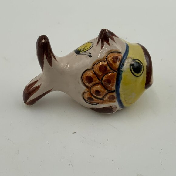 Tonala Hand Painted Fish Salt / Pepper Shaker Glossy Signed 3 1/2" - Picture 5 of 7